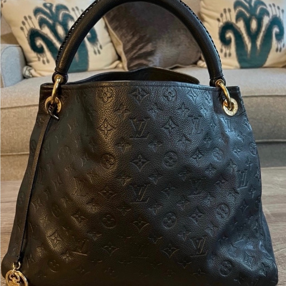 Louis Vuitton Artsy MM Infini (Midnight Blue)